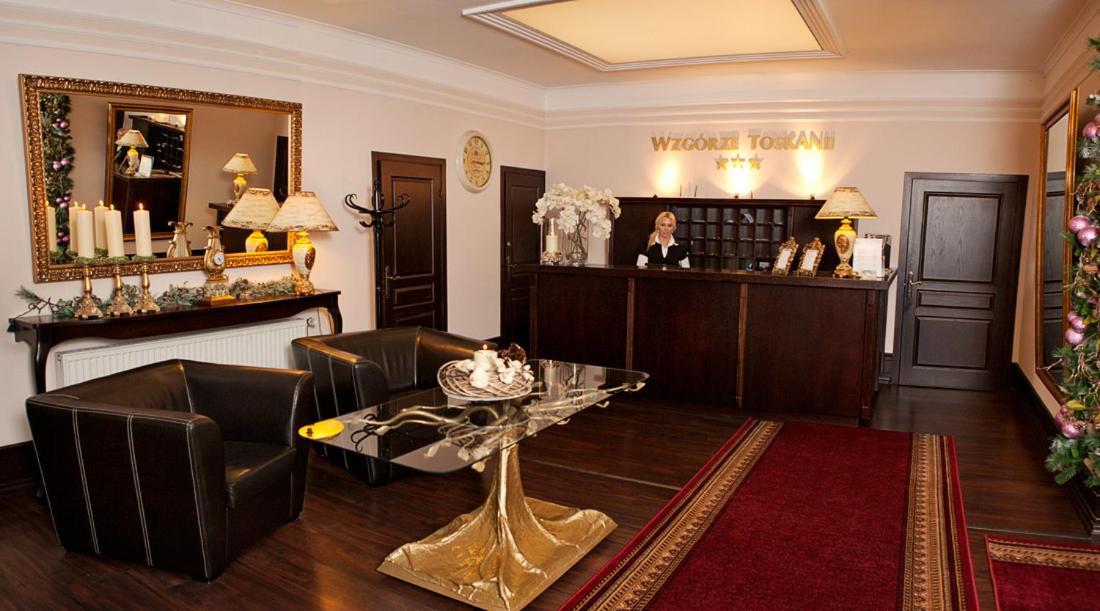 Wzgorze Toskanii Conferences & Restaurant Пжезмерово Екстериор снимка
